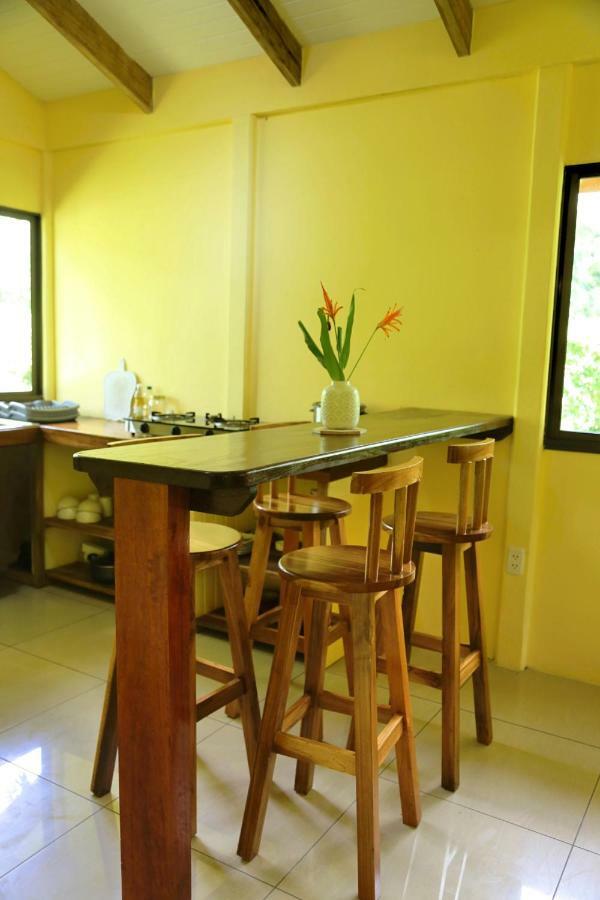 Hotel & Cabinas Nadine Cahuita Exterior foto