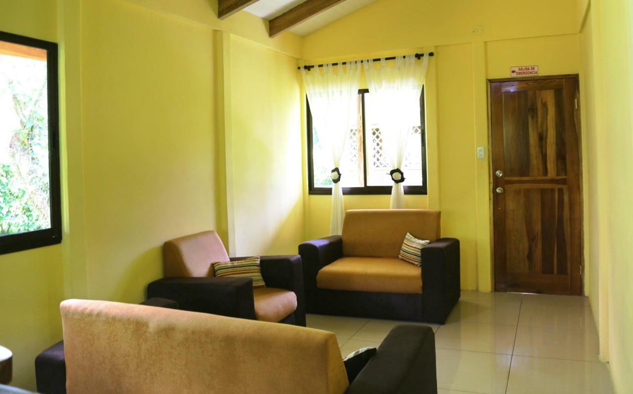 Hotel & Cabinas Nadine Cahuita Exterior foto