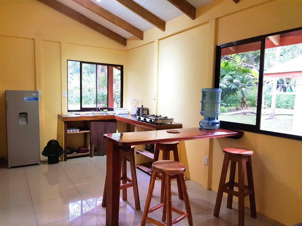 Hotel & Cabinas Nadine Cahuita Exterior foto